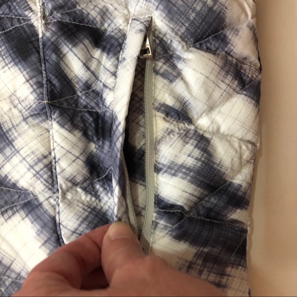 Athleta  Altitude Goose Down Puffer Vest Grey Purple White Size XS - Picture 6 of 14